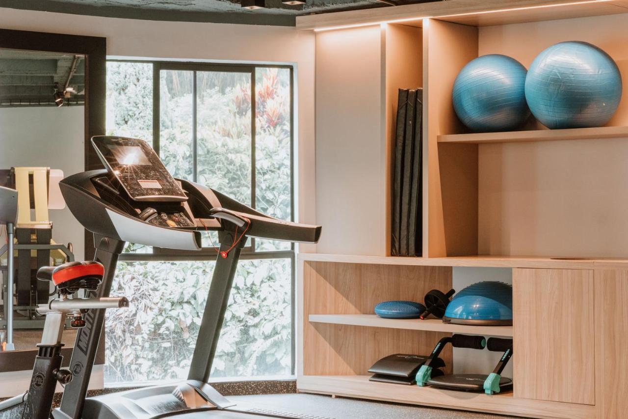 Hotel Park10 Medellín Eksteriør billede The gym at the hotel