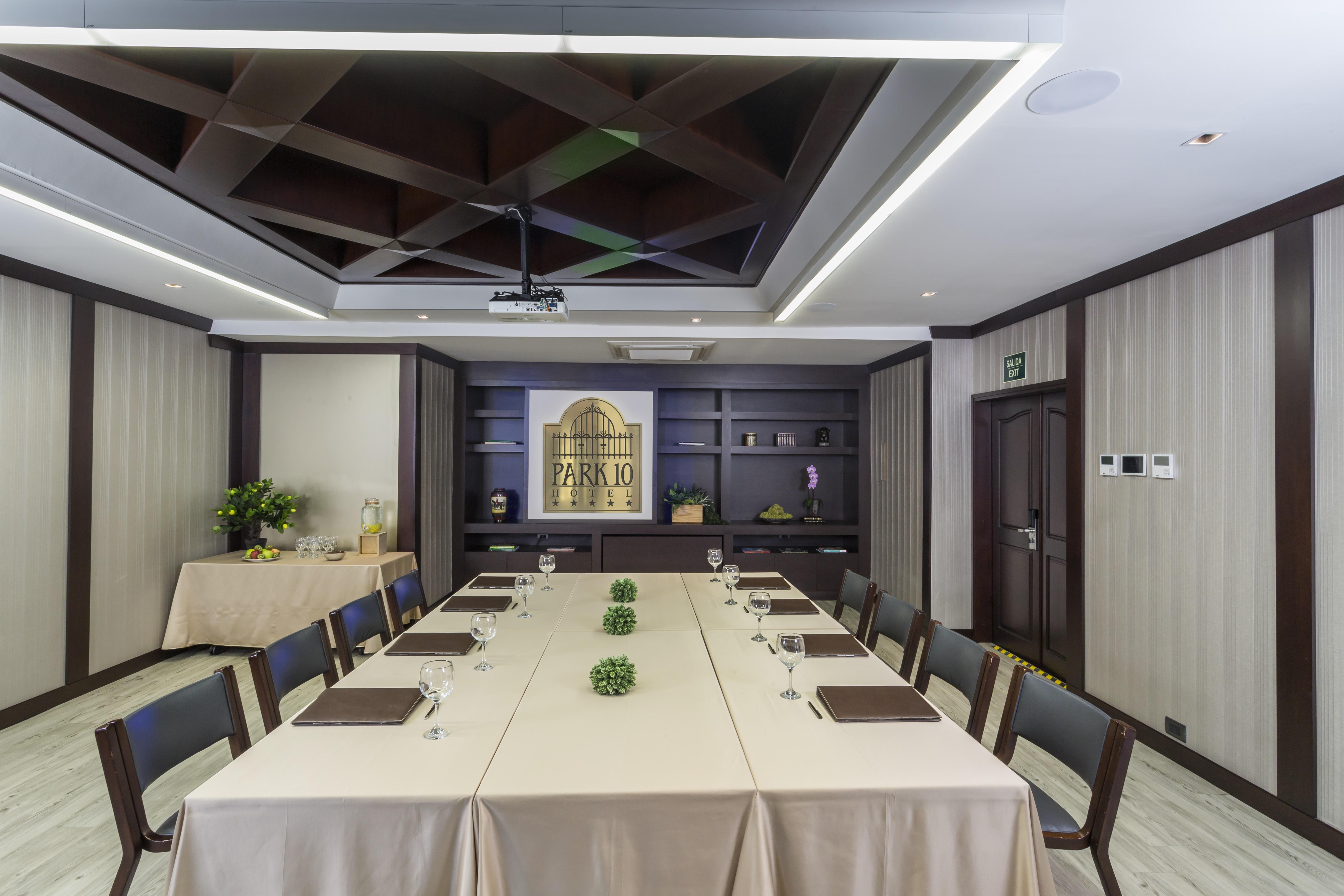 Hotel Park10 Medellín Eksteriør billede Meeting room