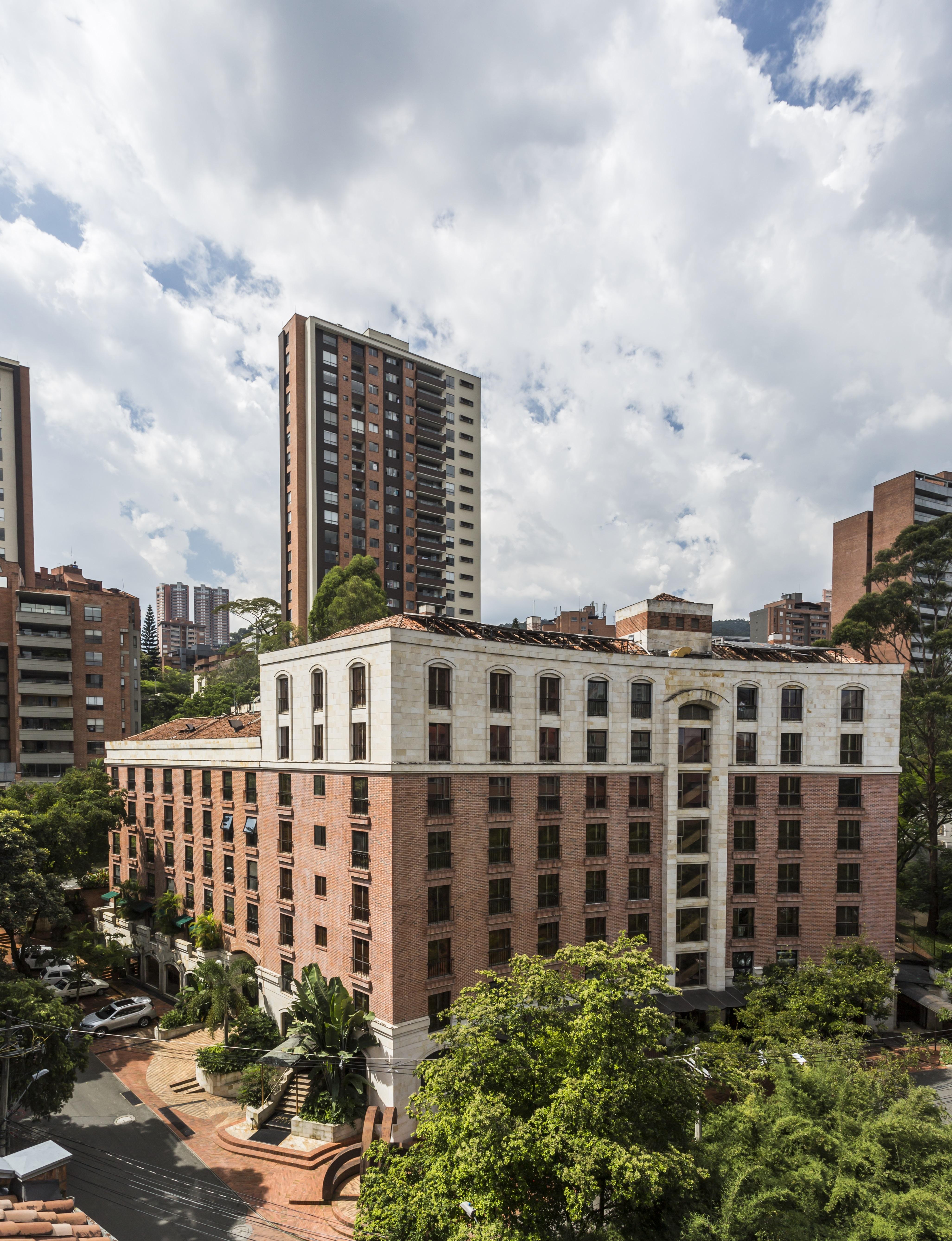 Hotel Park10 Medellín Eksteriør billede Residential buildings in Chapinero
