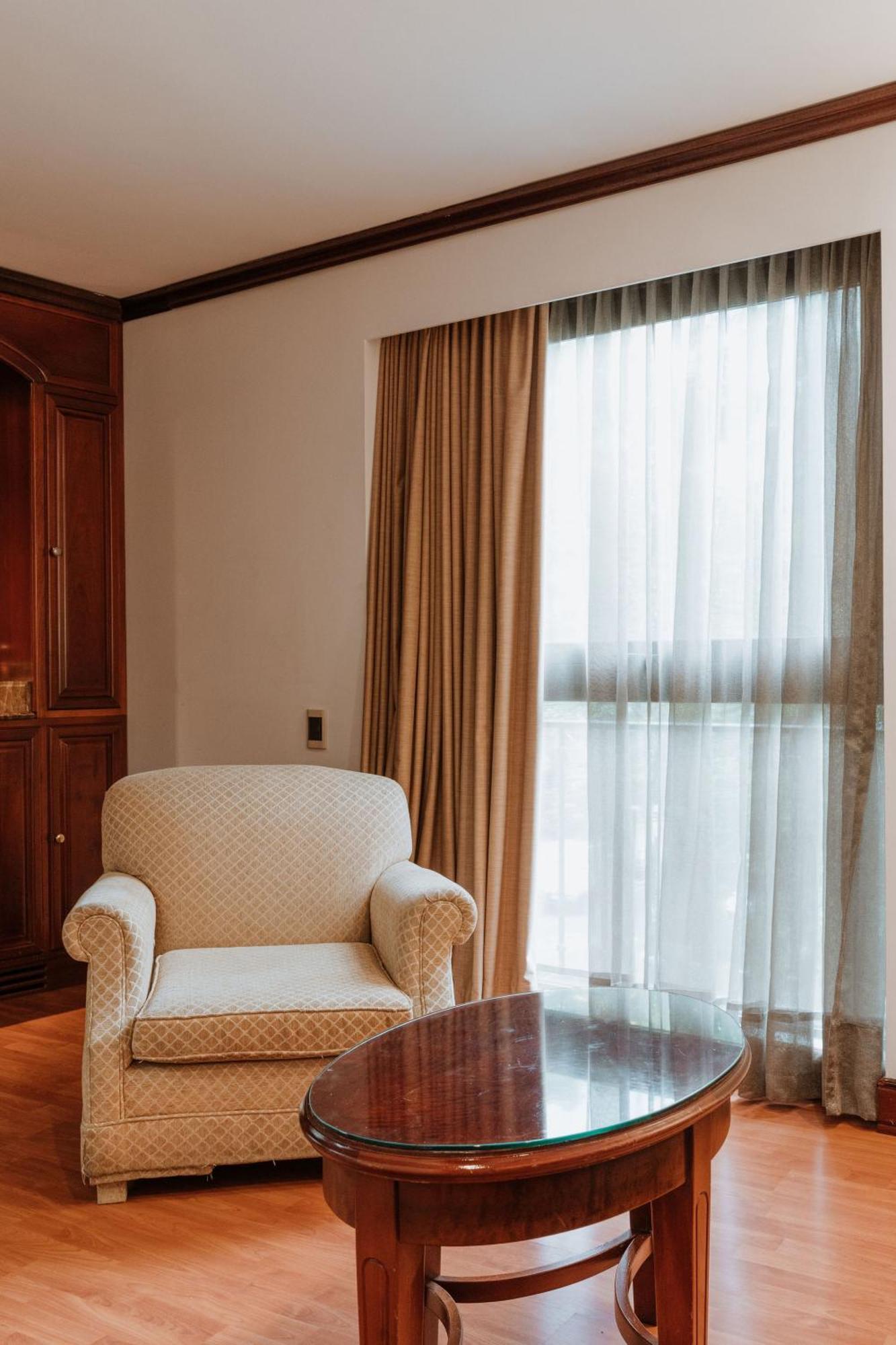 Hotel Park10 Medellín Eksteriør billede Curtains